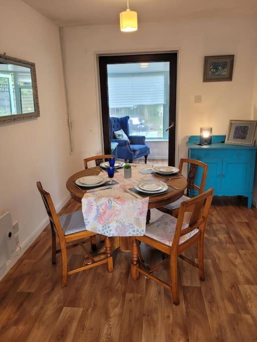 Riverside Bungalow - Direct River Access! Ystradgynlais Zewnętrze zdjęcie